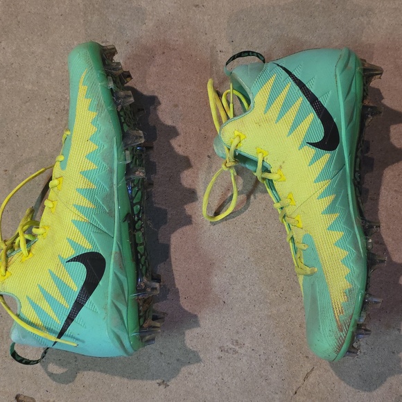 Nike Mens' Yellow and Green Athletic Shoes - Picture 3 of 3